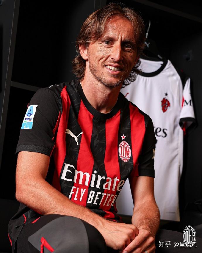 海港在亚冠已跨赛季10场不胜，上次赢球是整整一年前