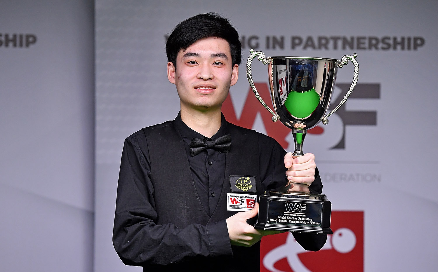 必须坚强 必须坚强