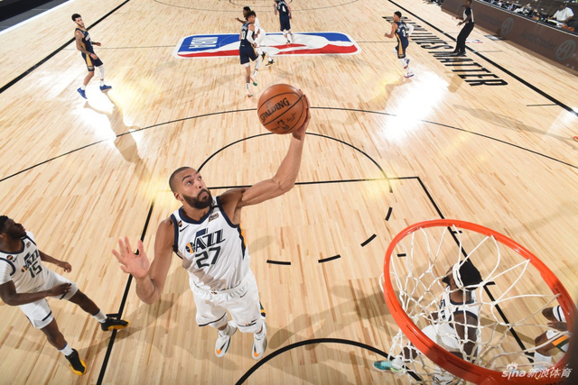 球队在防守 球队在防守